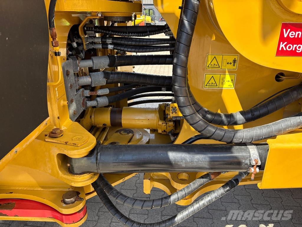 CAT 988K XE Pale gommate