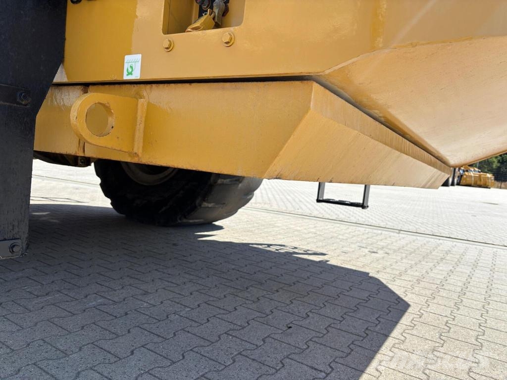 CAT 988K XE Pale gommate