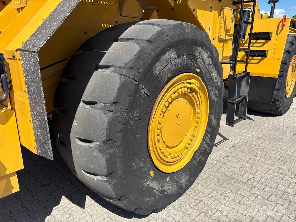 CAT 988K XE Pale gommate