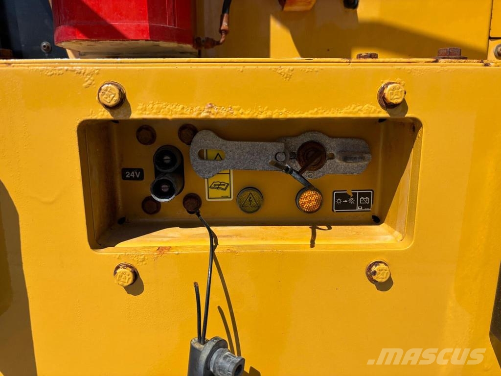 CAT 988K XE Pale gommate