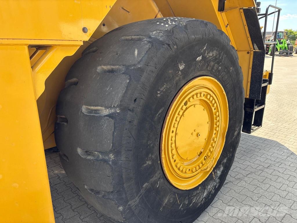 CAT 988K XE Pale gommate