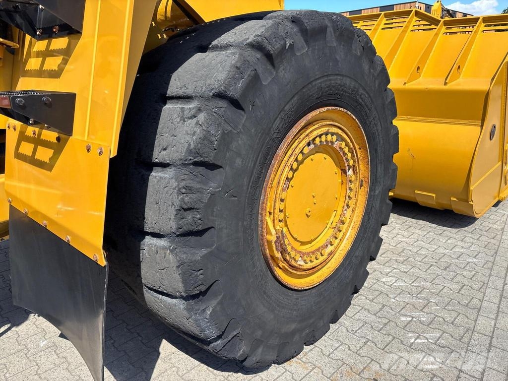 CAT 988K XE Pale gommate