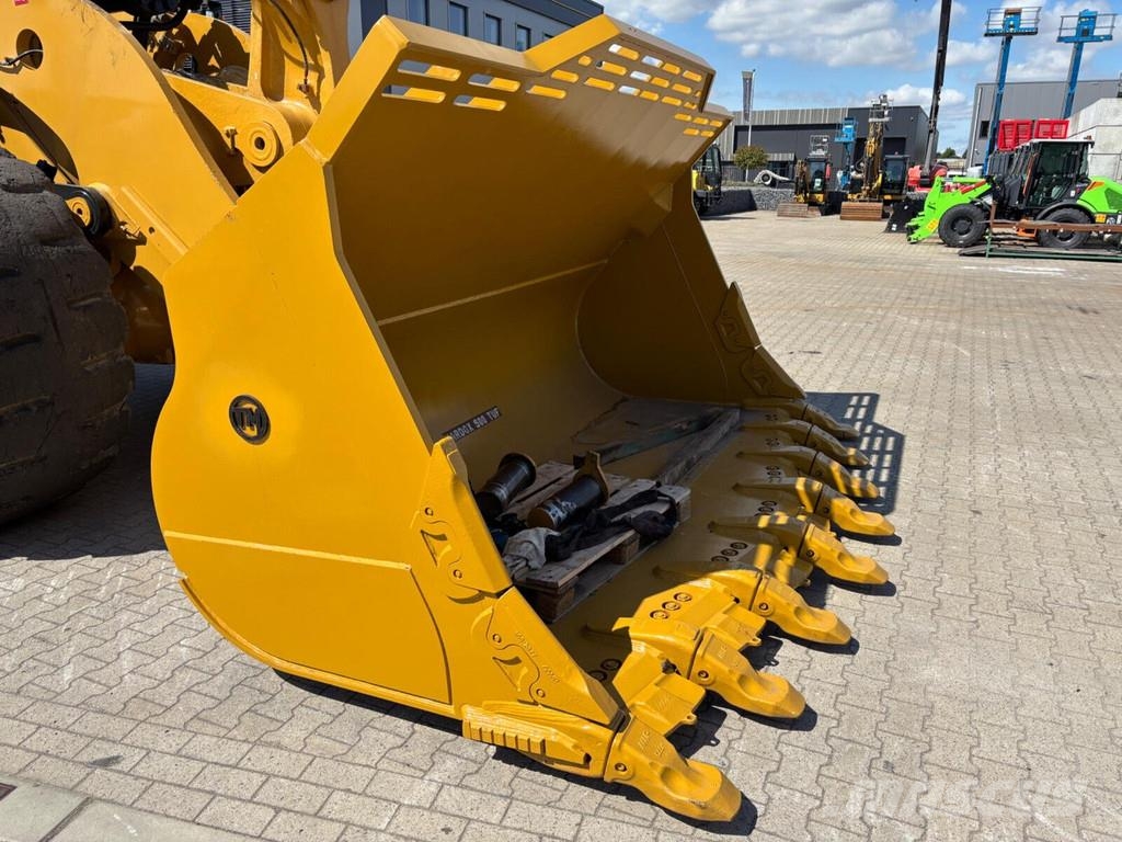 CAT 988K XE Pale gommate