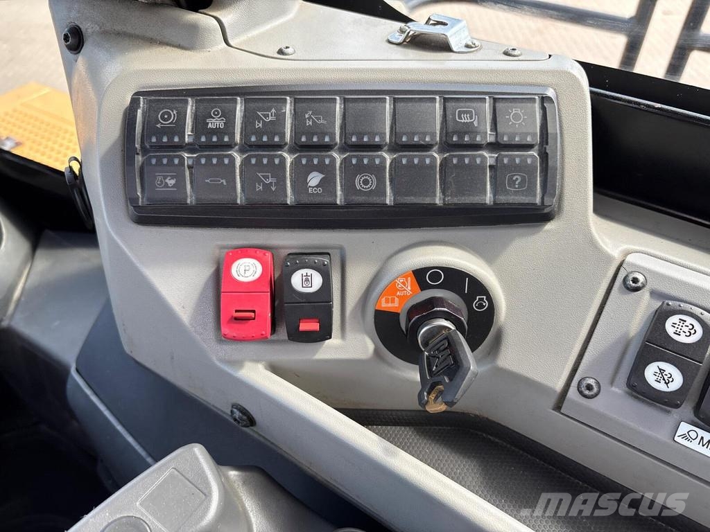 CAT 988K XE Pale gommate