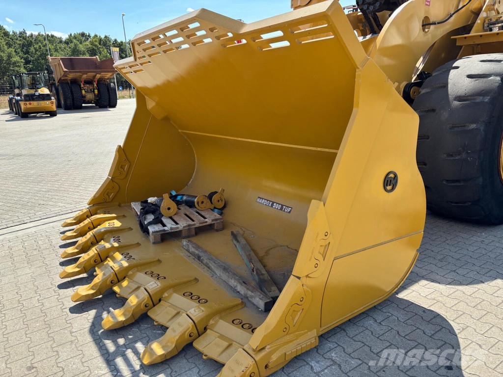 CAT 988K XE Pale gommate