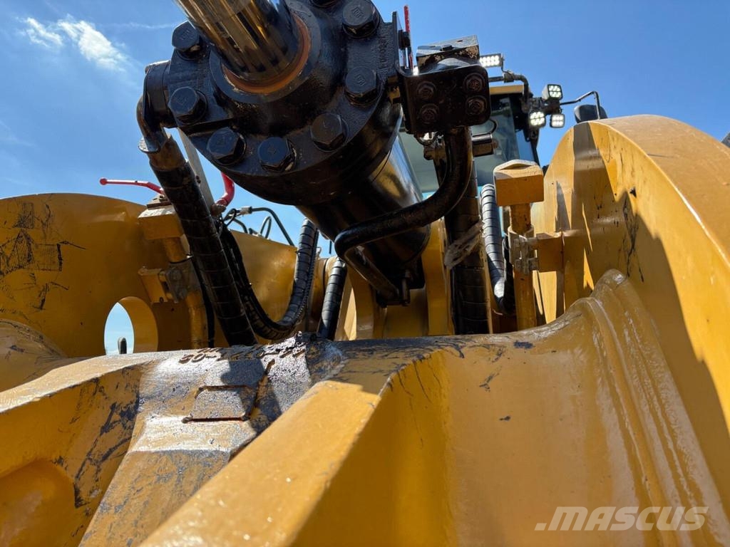 CAT 988K XE Pale gommate