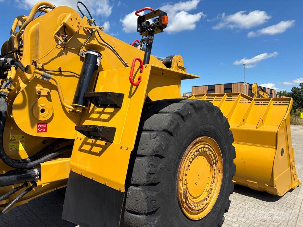 CAT 988K XE Pale gommate