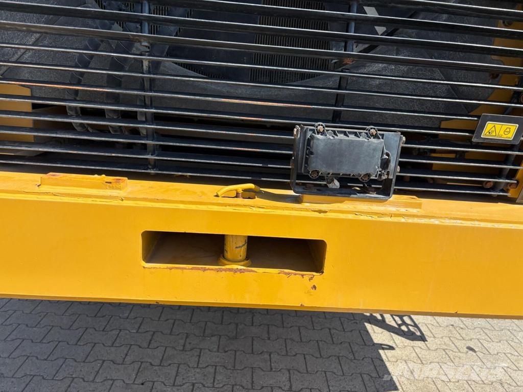 CAT 988K XE Pale gommate