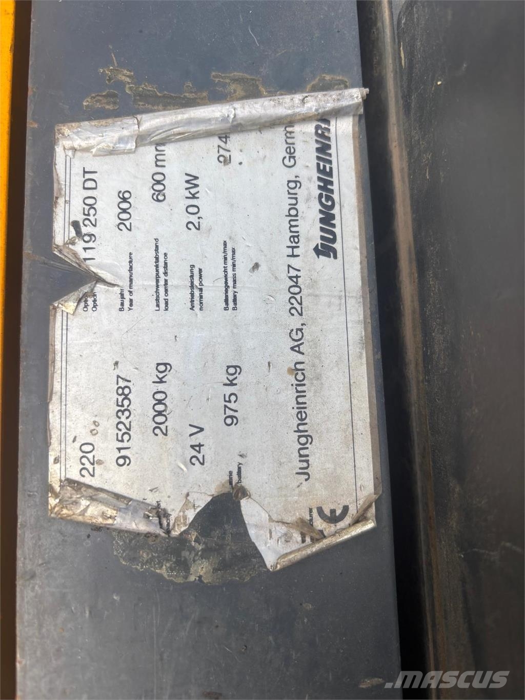 Jungheinrich ERD 220 --> Batterie aus 2019! (res. CP 17.09.26!) Samohybné vozíky