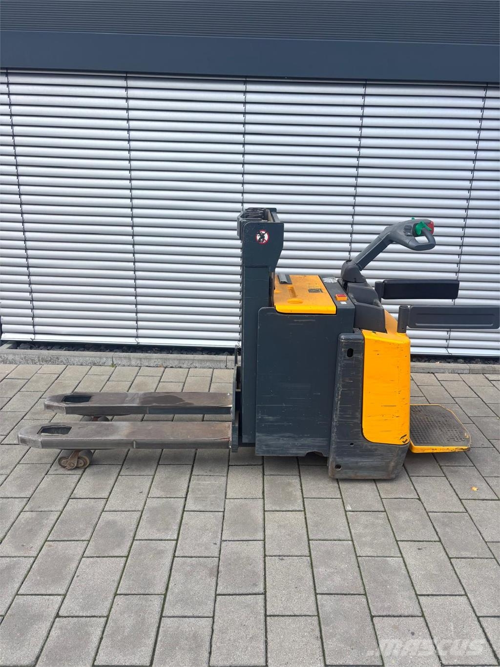 Jungheinrich ERD 220 --> Batterie aus 2019! (res. CP 17.09.26!) Самоходные электроштабелёры