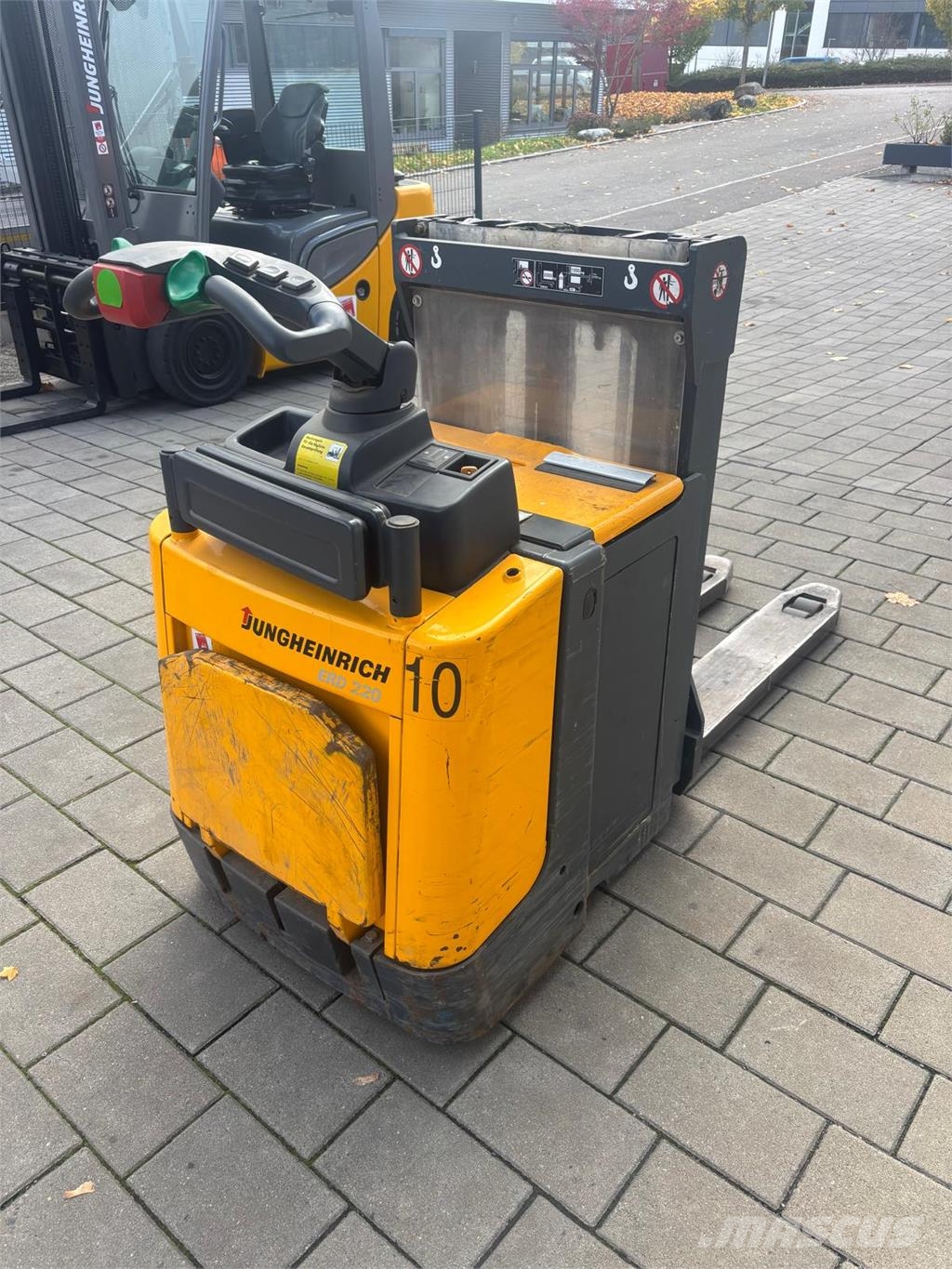 Jungheinrich ERD 220 --> Batterie aus 2019! (res. CP 17.09.26!) Samohybné vozíky