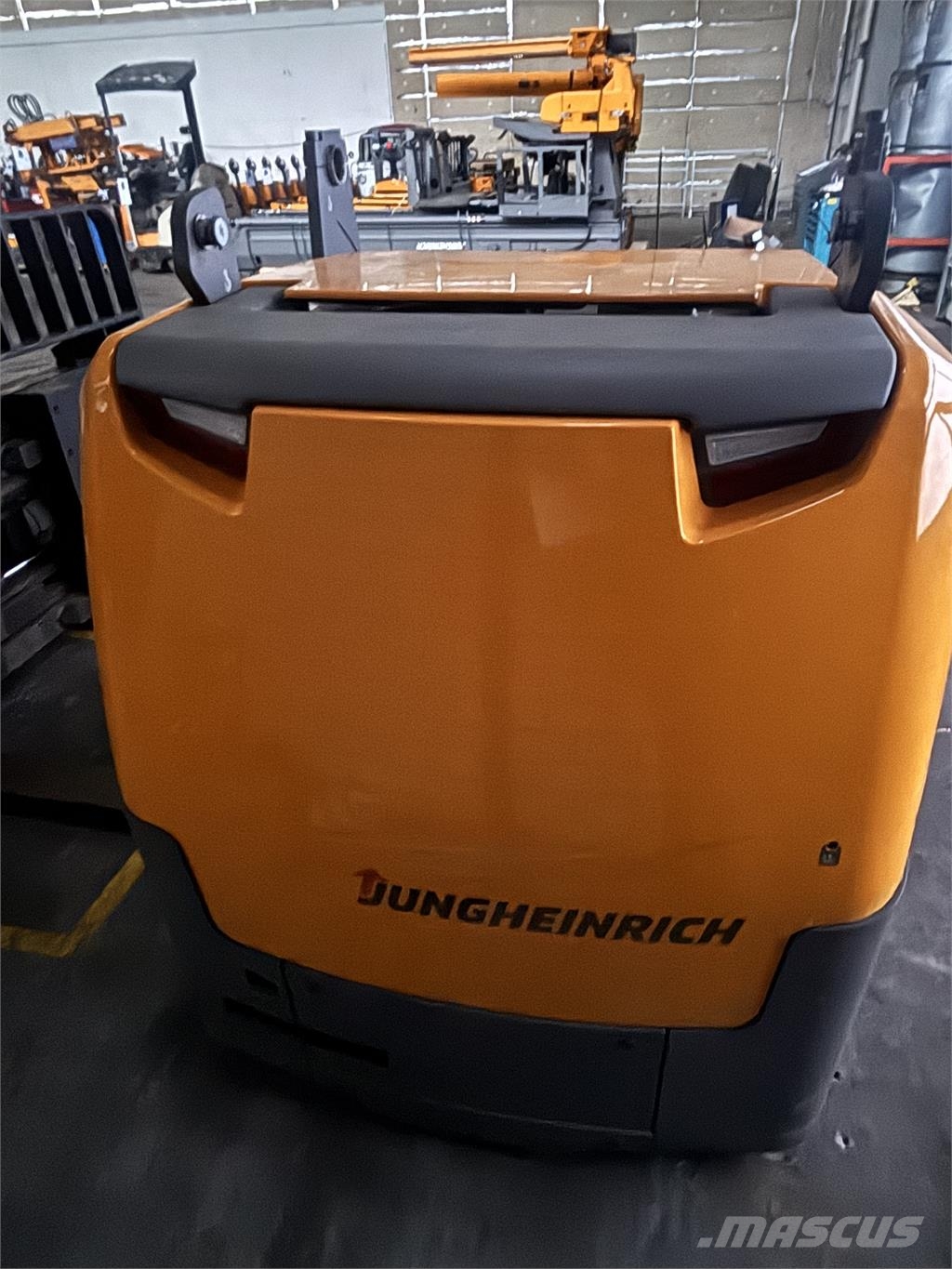 Jungheinrich EKX 514 750ZT Kitsa vahekäigu tõstukid