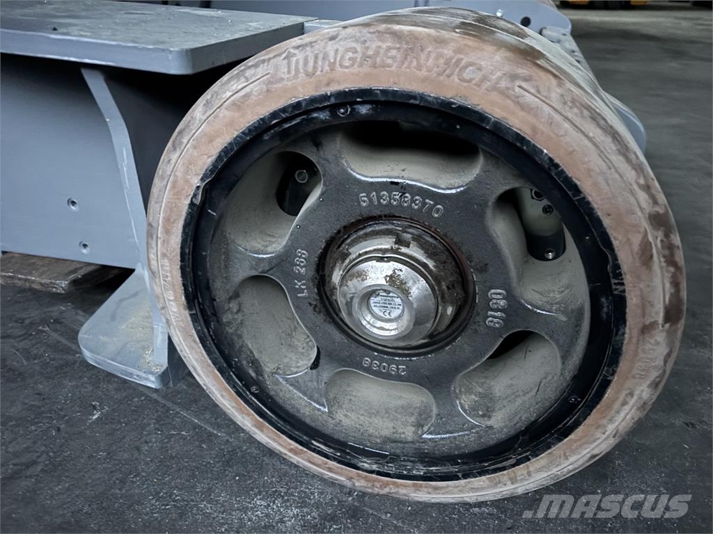 Jungheinrich EKX 514 750ZT شاحنة الممرات الضيقة