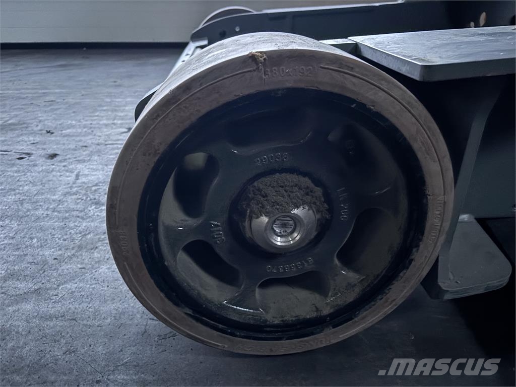 Jungheinrich EKX 514 750ZT شاحنة الممرات الضيقة
