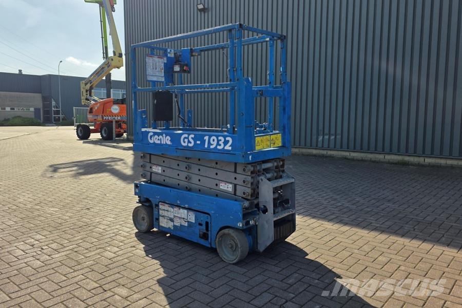 Genie GS1932 Electric, Working Height 7.8 m, 227kg Capac Škarjaste dvižne ploščadi