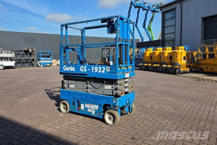 Genie GS1932 Electric, Working Height 7.8 m, 227kg Capac Škarjaste dvižne ploščadi