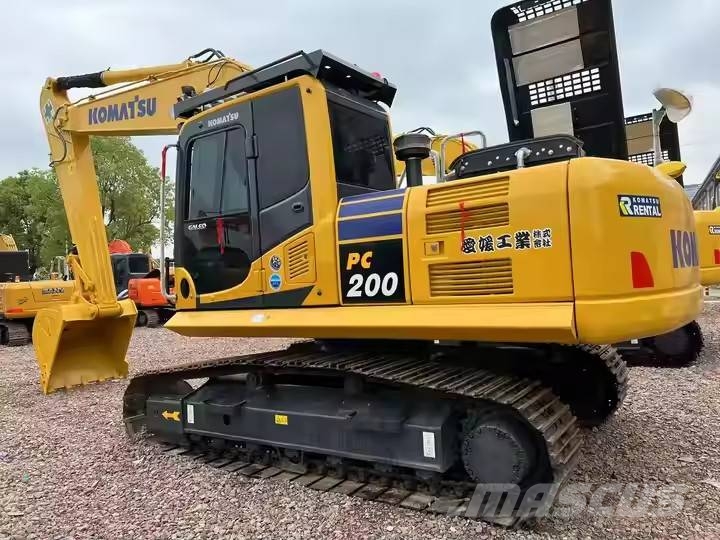 Komatsu PC 200 Εκσκαφείς με ερπύστριες