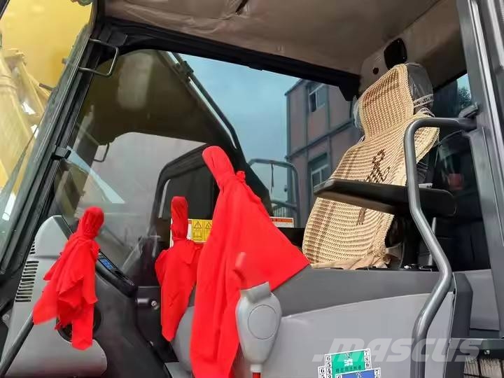 Komatsu PC 200 Εκσκαφείς με ερπύστριες
