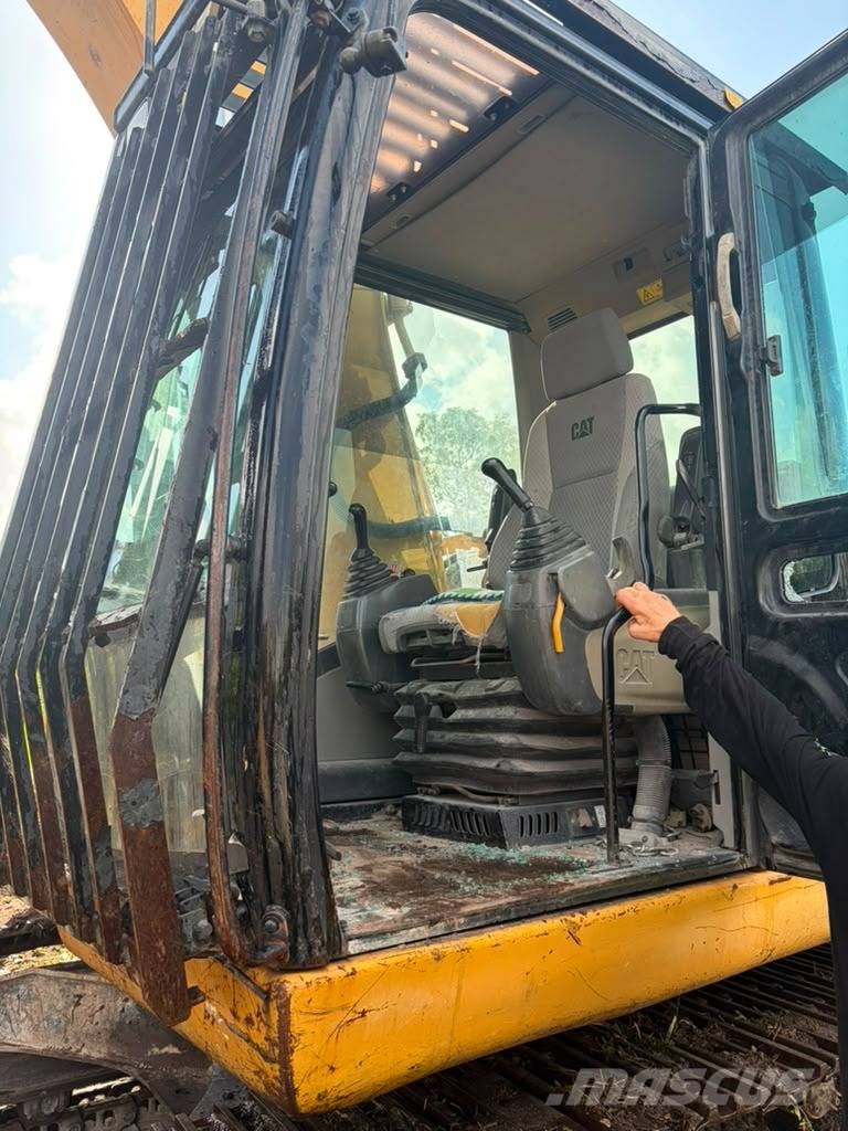 CAT 320 D L Bageri guseničari