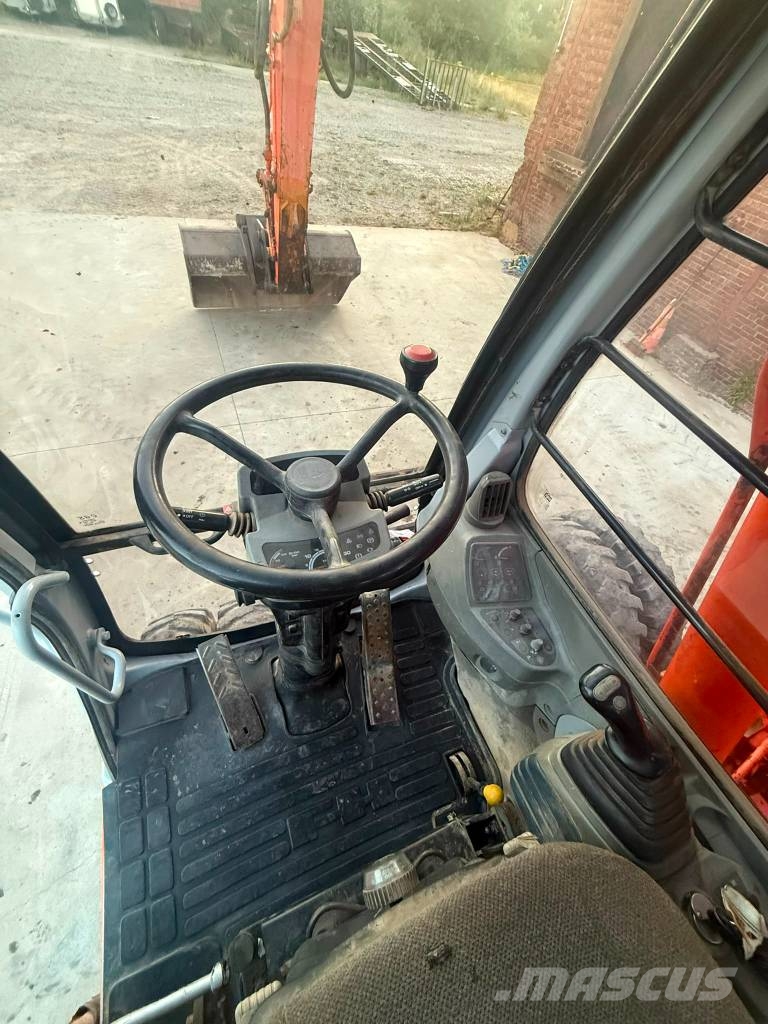 Fiat-Hitachi ex 135 w حفارات بعجل