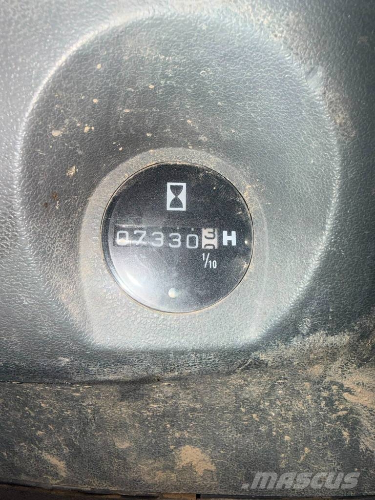 Fiat-Hitachi ex 135 w حفارات بعجل
