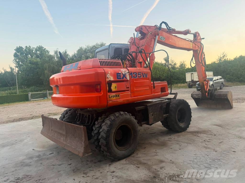 Fiat-Hitachi ex 135 w حفارات بعجل