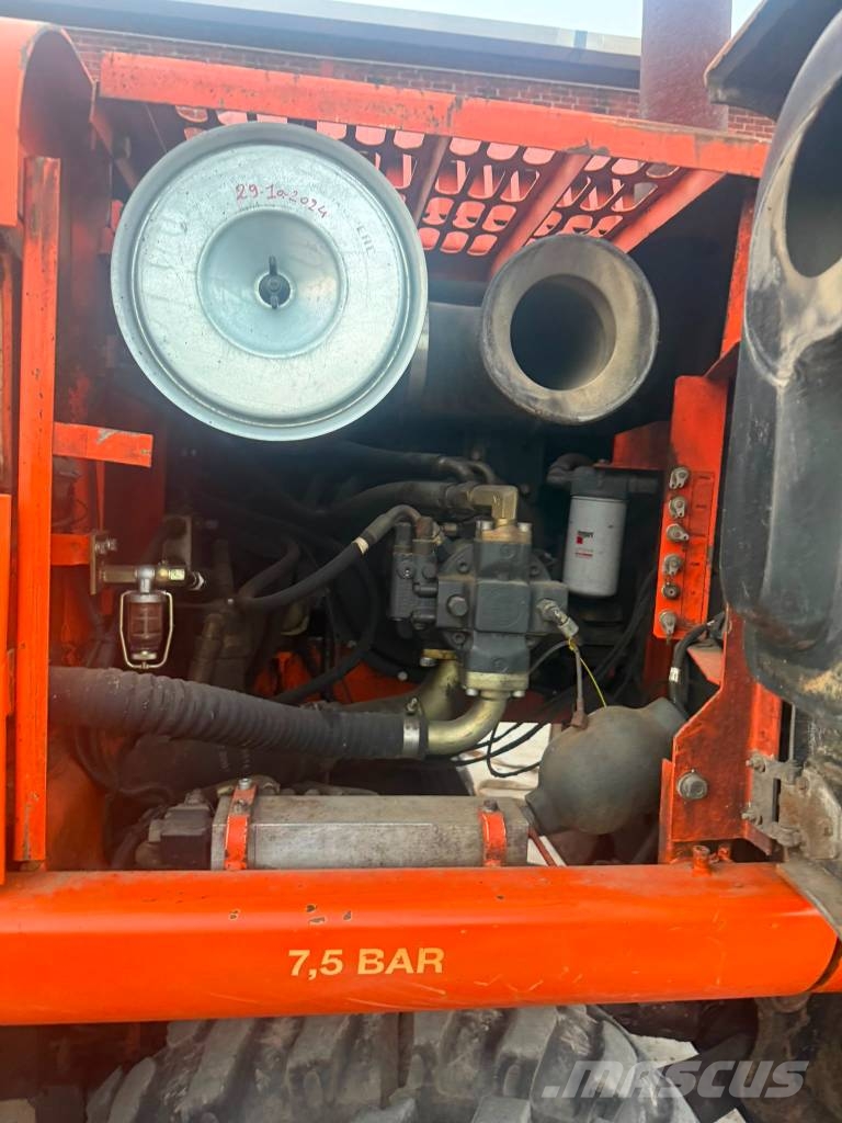 Fiat-Hitachi ex 135 w حفارات بعجل