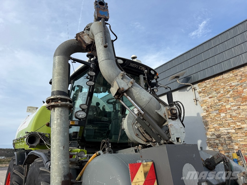 CLAAS Xerion 3800 Trac VC Tractors