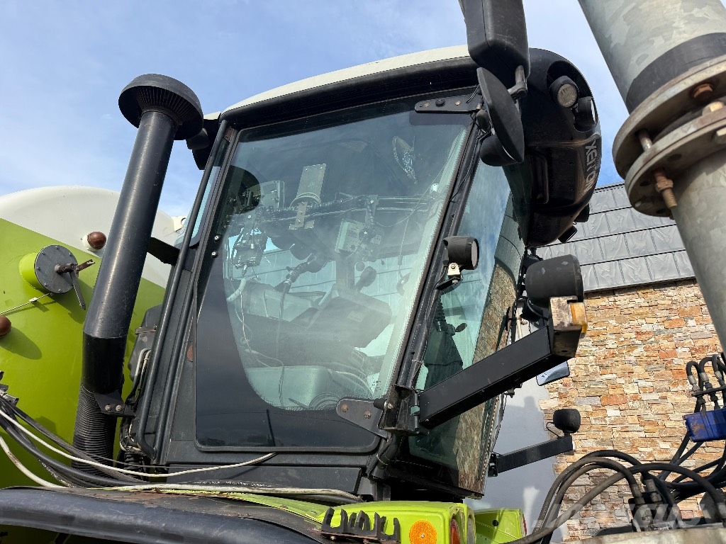 CLAAS Xerion 3800 Trac VC Tractors