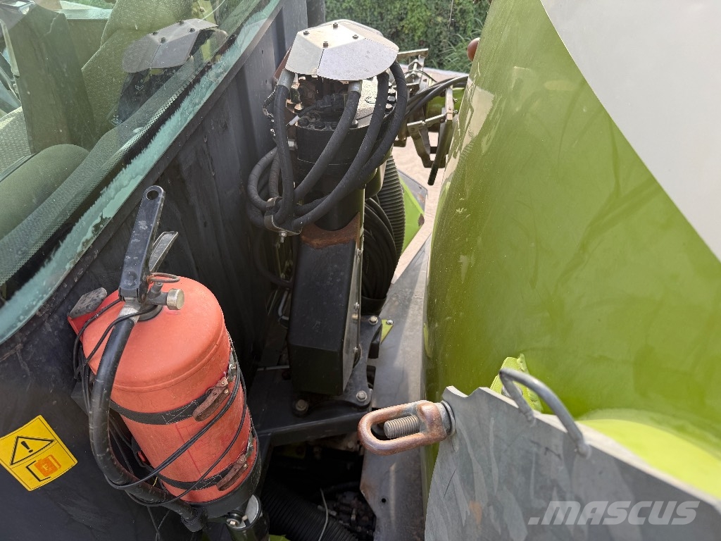 CLAAS Xerion 3800 Trac VC Tractors