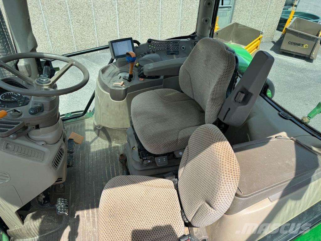 John Deere 6115R Tractoren