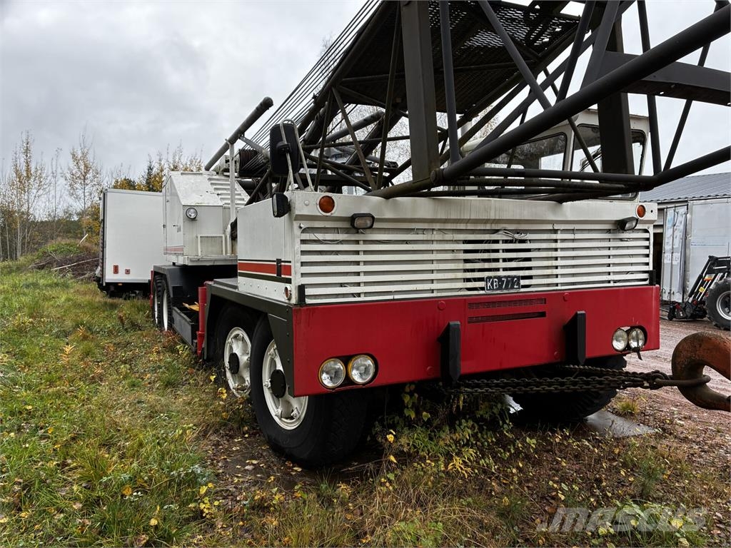 Link-Belt HC-218 Visureigiai kranai