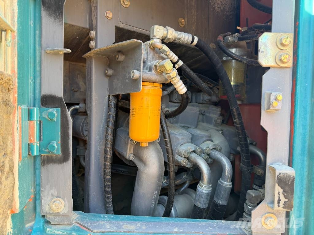Hitachi ZX 225 US LC-5 B Roomikekskavaatorid