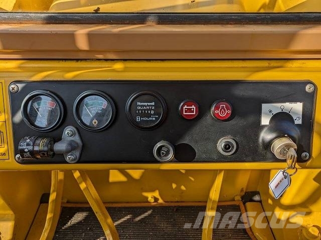 Komatsu D 75 S-5 궤도식 로우더