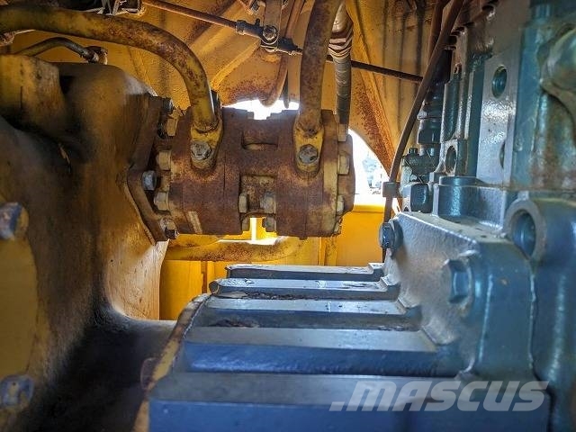 Komatsu D 75 S-5 궤도식 로우더