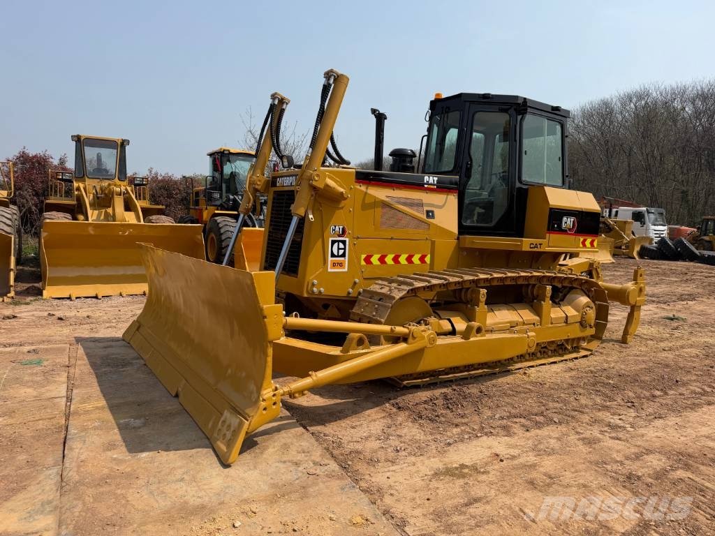 CAT D7G بلدوزرات مجنزرة