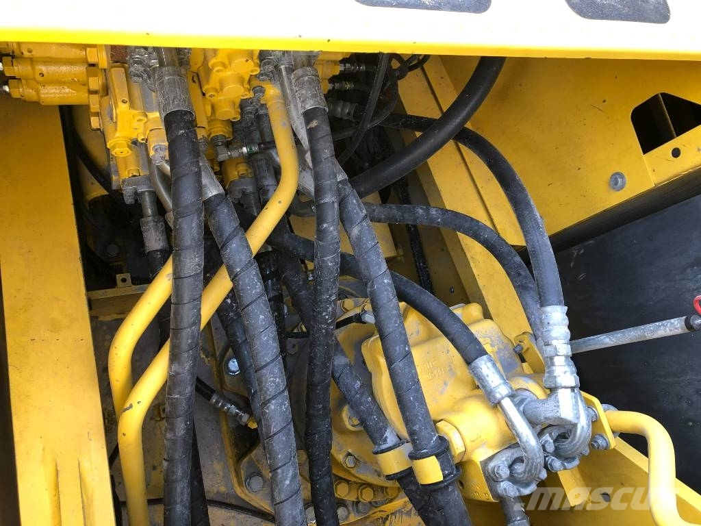 Komatsu 240-8 Escavadeiras de esteiras