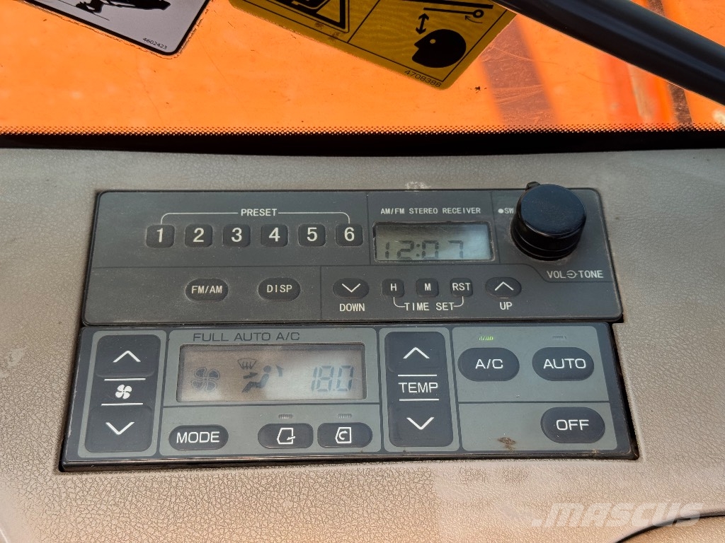 Hitachi ZX 85 USB LC-3 حفارات وسط 7 طن - 12 طن