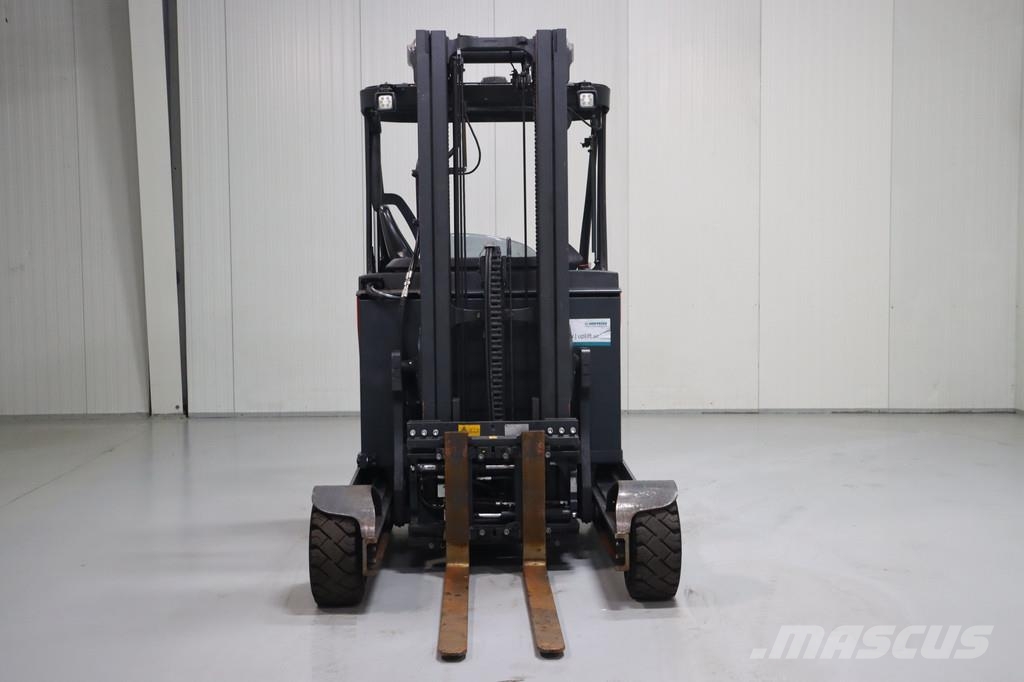 Linde R20G-01 Montacargas de alcance de gran altura