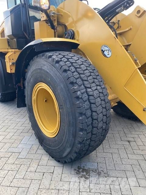 CAT 926M Kolové nakladače