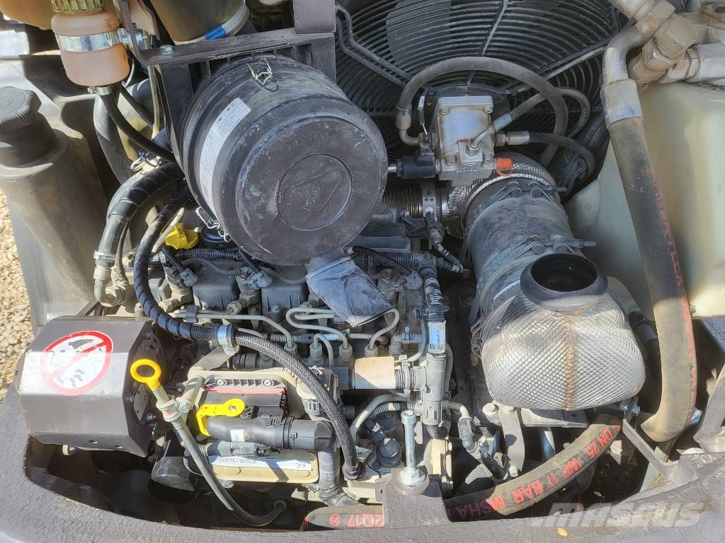 Mecalac AX 700 휠로우더