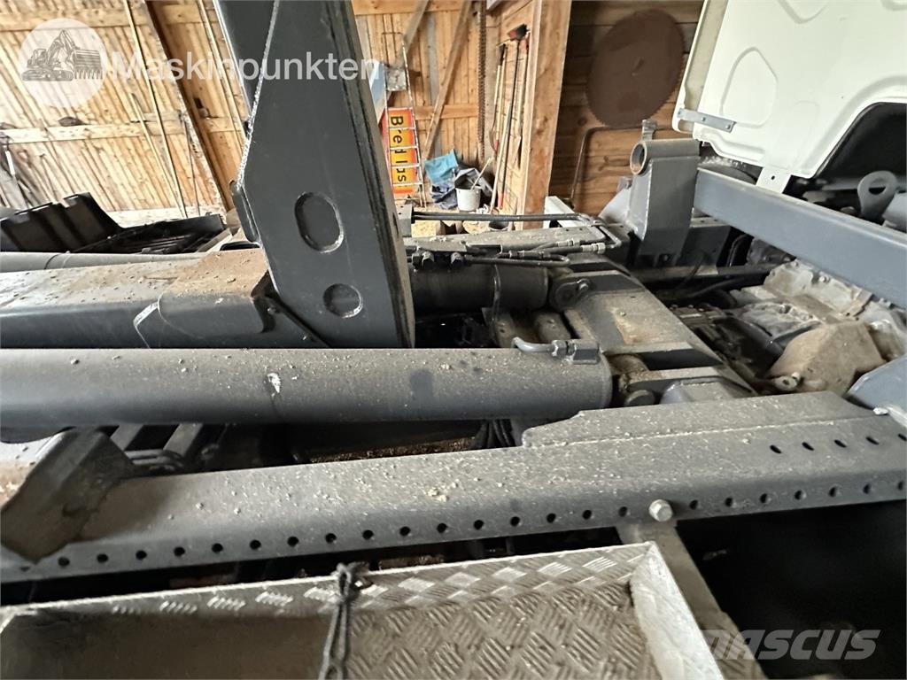 DAF FA LF260I Camiones elevadores de gancho