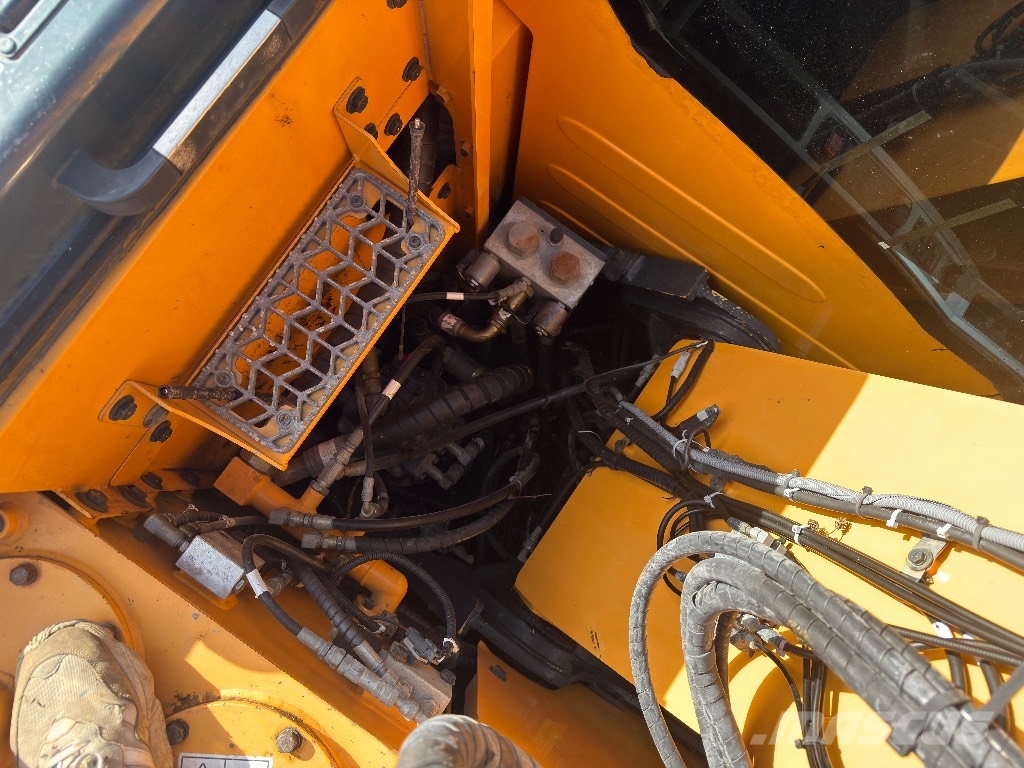 Hyundai HX 145 LCR Crawler excavators