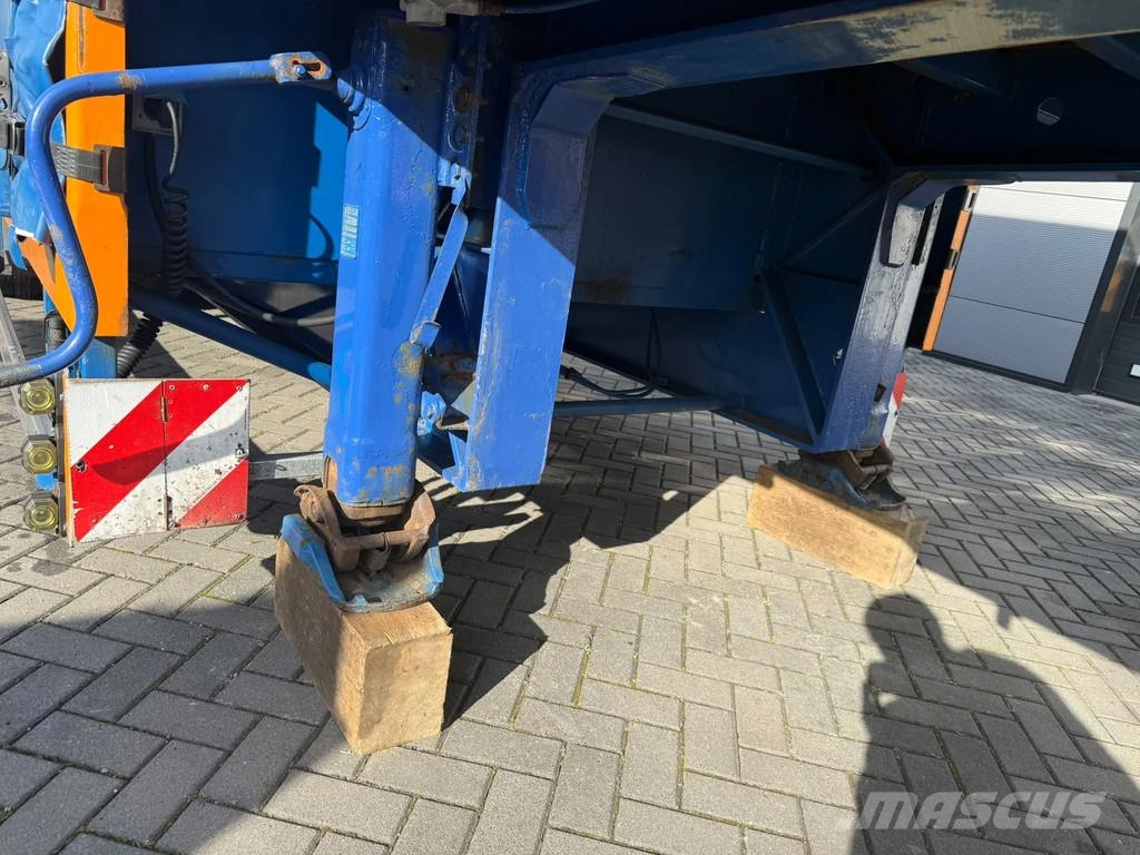 Meusburger | MPG-4 | 4 Axles | Year: 2006 | Good condition | Причепи-фургони