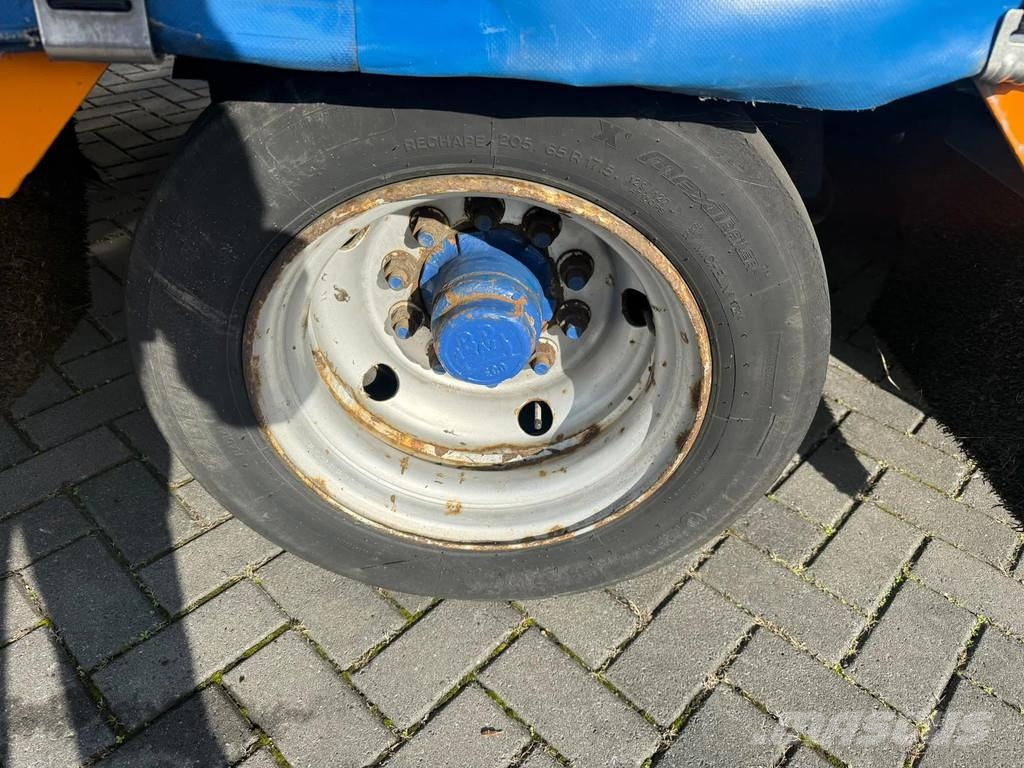 Meusburger | MPG-4 | 4 Axles | Year: 2006 | Good condition | Причепи-фургони
