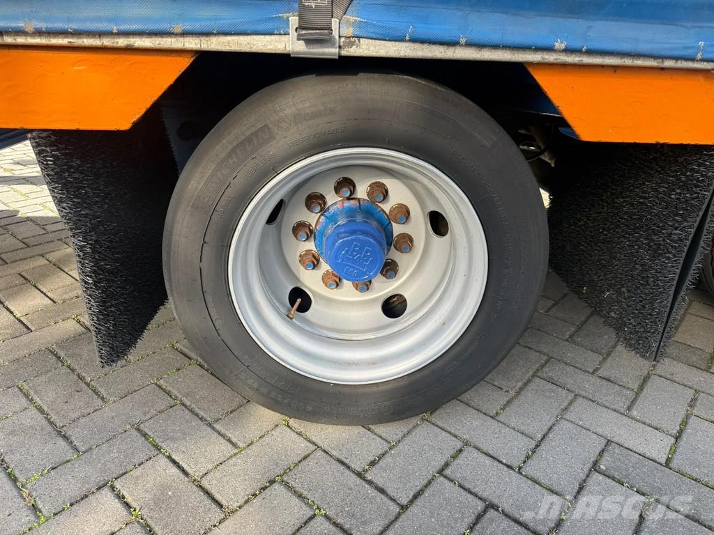 Meusburger | MPG-4 | 4 Axles | Year: 2006 | Good condition | Причепи-фургони