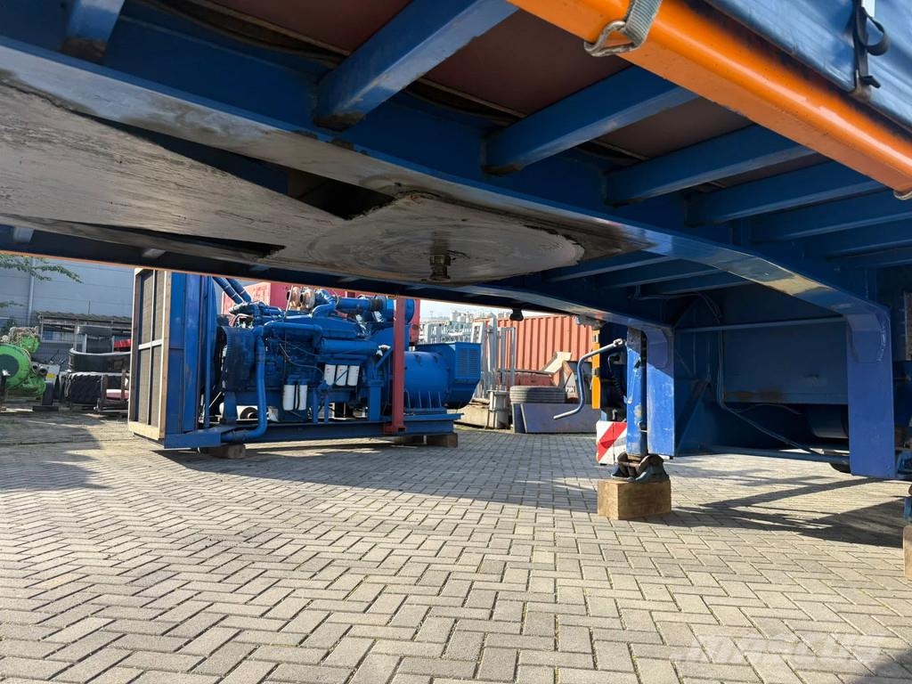 Meusburger | MPG-4 | 4 Axles | Year: 2006 | Good condition | Причепи-фургони