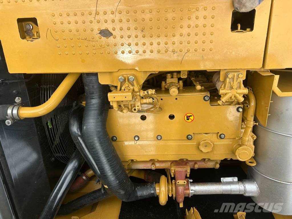 CAT 320D2L Crawler excavators