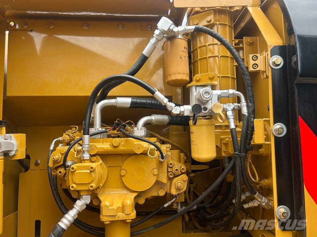 CAT 320D2L Crawler excavators