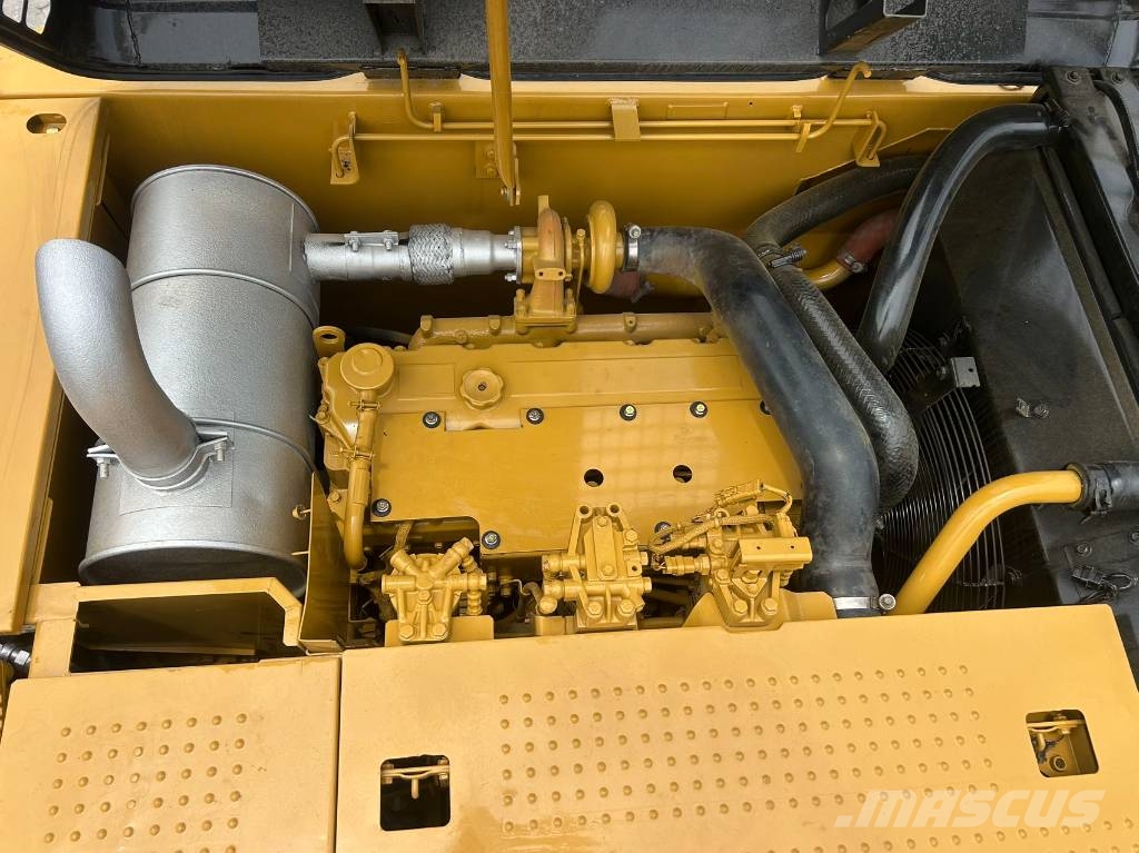 CAT 320D2L Crawler excavators